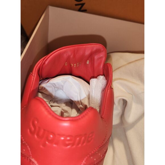 Size 8 - Louis Vuitton Run Away x Supreme Red Gum 2017 - Model: FD0137 - Picture 5 of 6